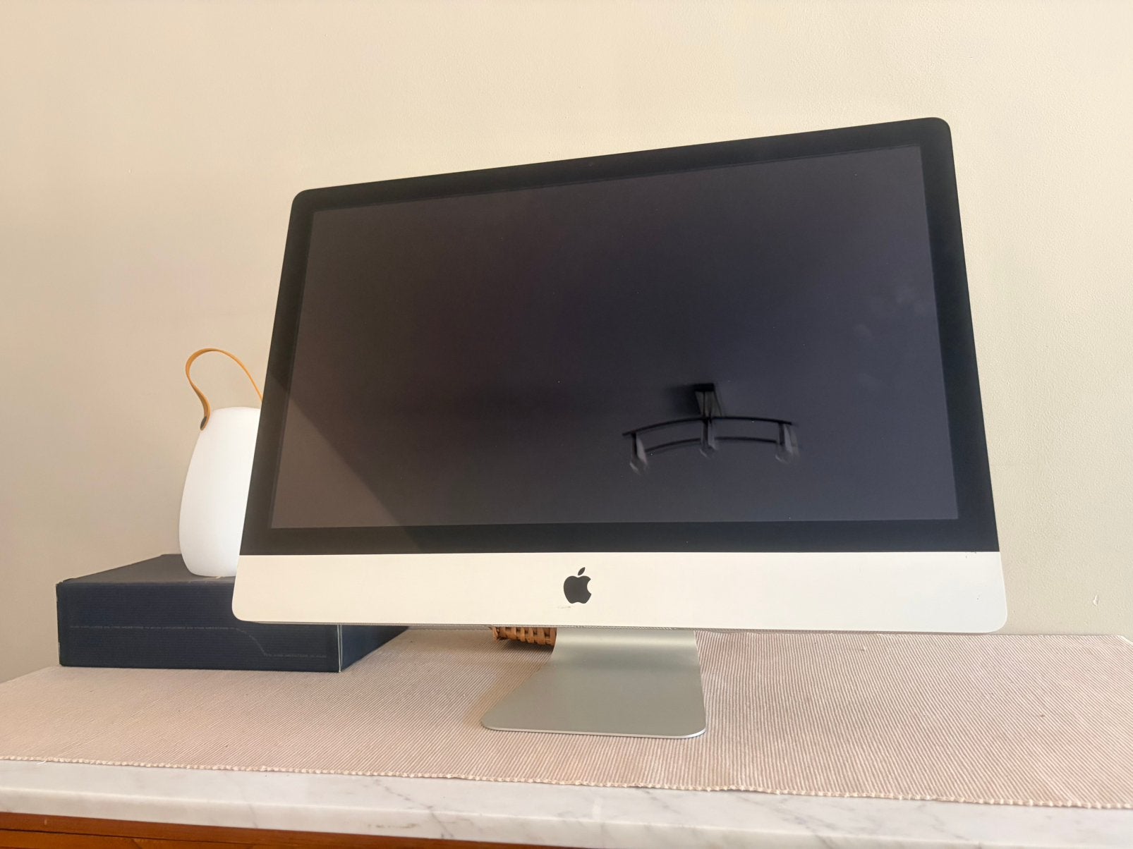 iMac 27 pouces 2009 pour pièces et décoration, Informatique & Logiciels, Inconnu, IMac, Moins de 4 GB, Ne fonctionne pas