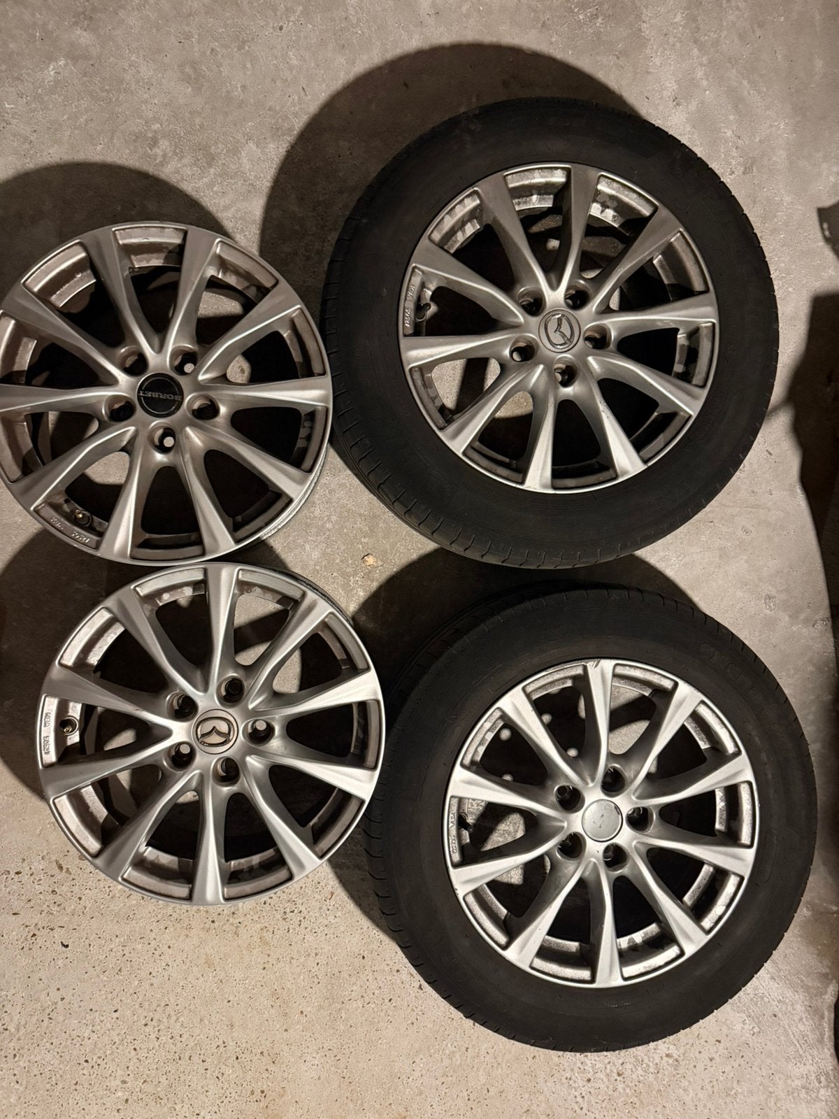 Je dois y aller ! 4 jantes en alliage Mazda + 2 pneus, 16 pouces, Véhicule de tourisme, Pneus été, 205 mm