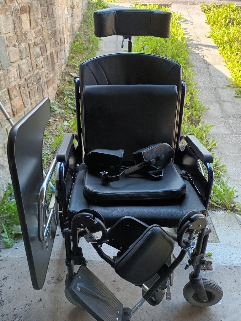 Chaise roulante, Divers, Chaises roulantes, Enlèvement, Comme neuf, Fauteuil roulant manuel