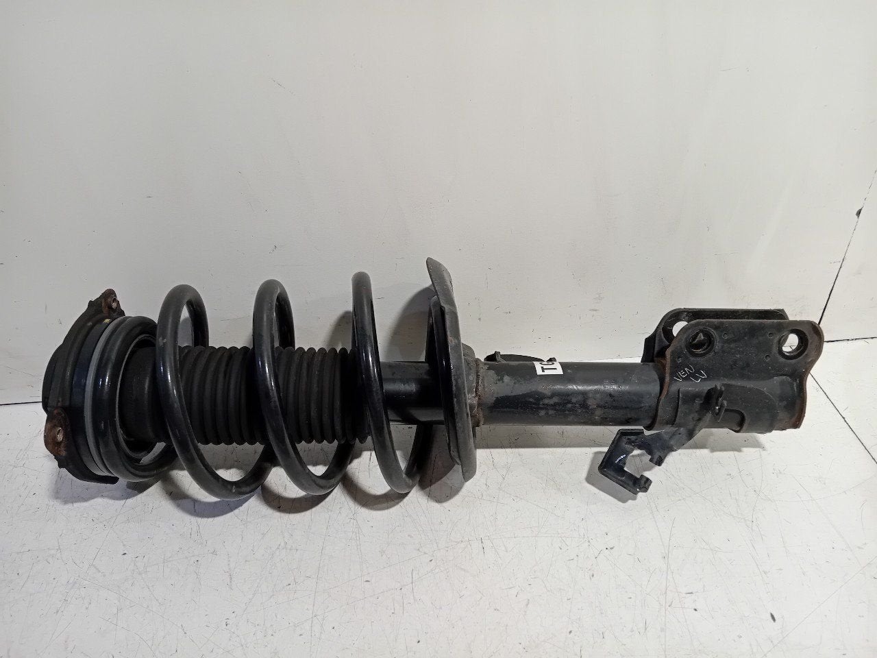 Veerpoot links voor Nissan Leaf, Onderdelen@venauto.nl, Van der Ven Autorecycling B.V., Gebruikt, Ettenseweg 76, 4706 PB Roosendaal, The Netherlands