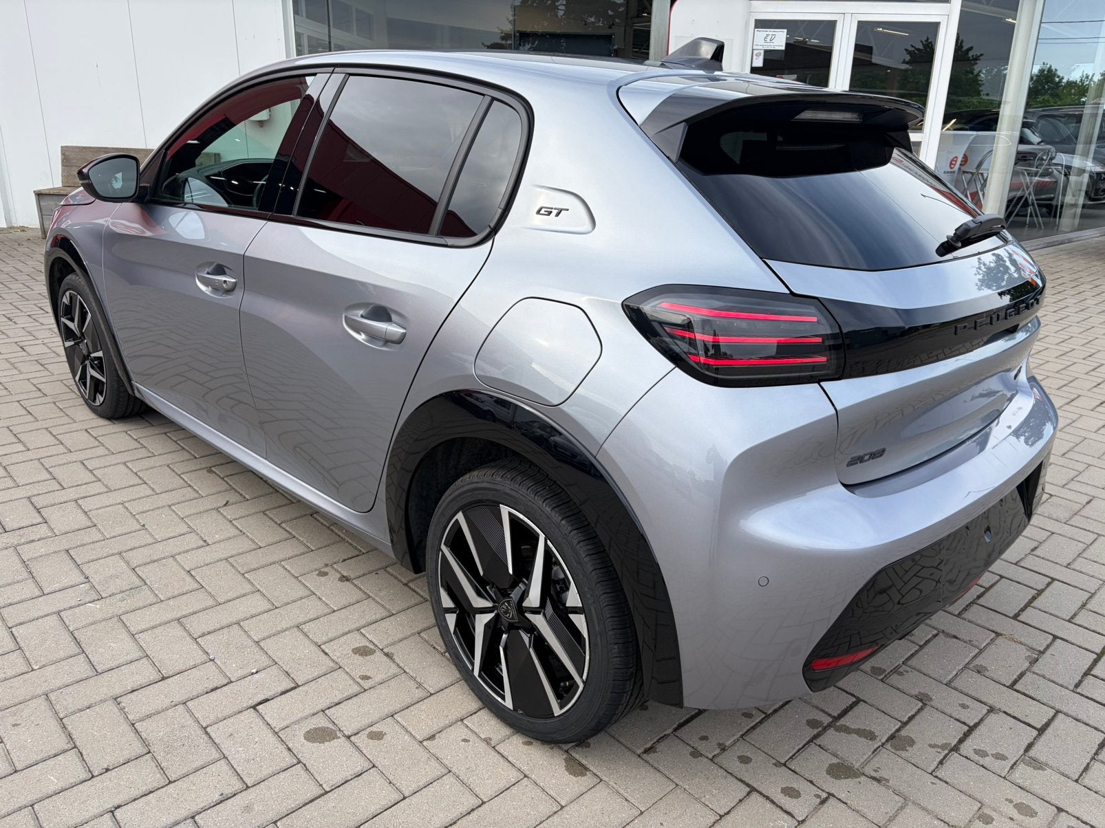 Peugeot 208 1.2Turbo GT, Voorwielaandrijving, Stof, Parkeersensor, 1199 cc