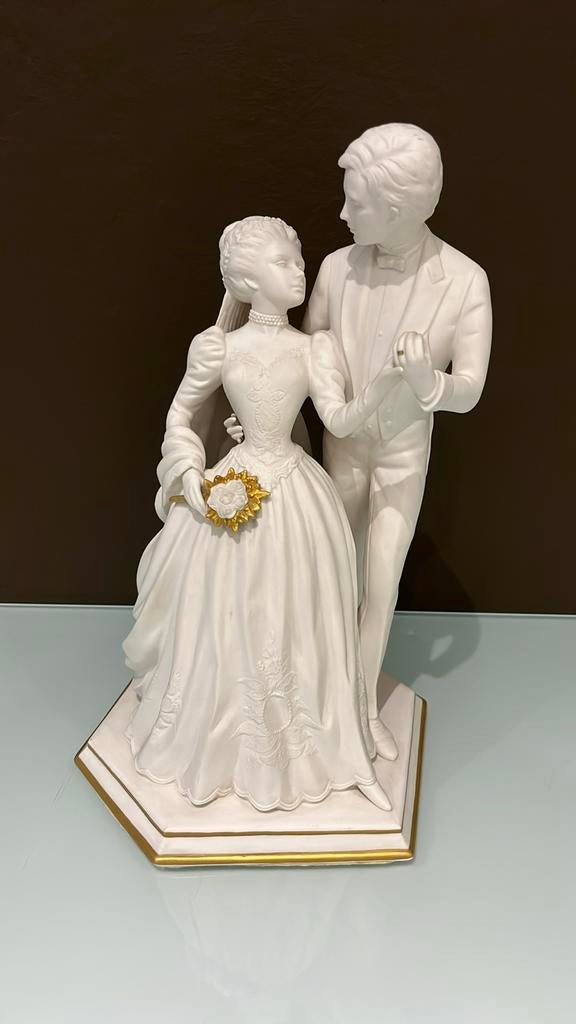 To have and to hold beeld porcelain Ronald van Ruykeveld, Ophalen