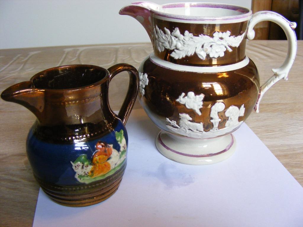 2 melkkannetjes in "copper lusterware", Ophalen of Verzenden