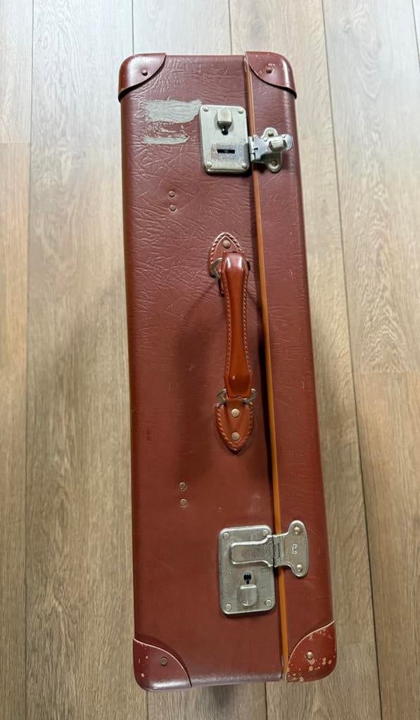 Vieille valise, Enlèvement, Comme neuf