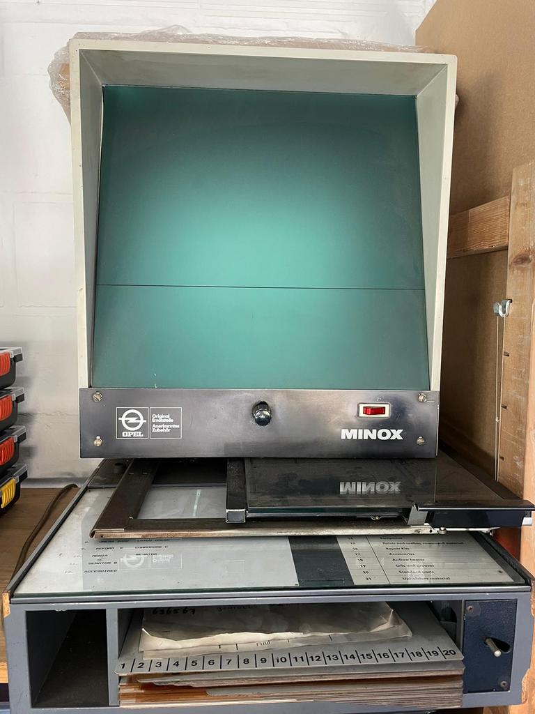 Opel microfichelezer – MINOX (origineel garage-toestel), Audio, Tv en Foto, Diaprojectoren, Ophalen