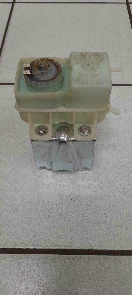 1 Réservoir Liquide de freins pour Porsche 911 Type G, Autos : Pièces & Accessoires, Enlèvement ou Envoi, Utilisé, Porsche