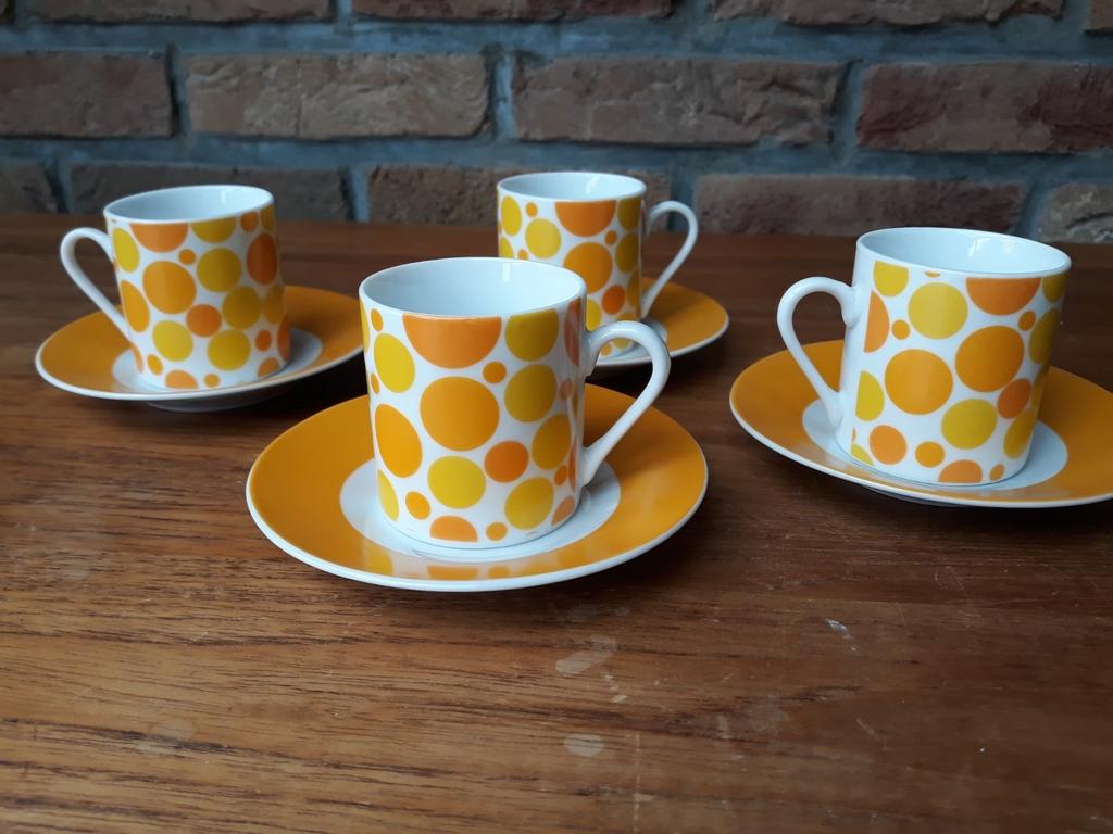 4 tasses et sous-tasses vintage, Ophalen of Verzenden, Zo goed als nieuw