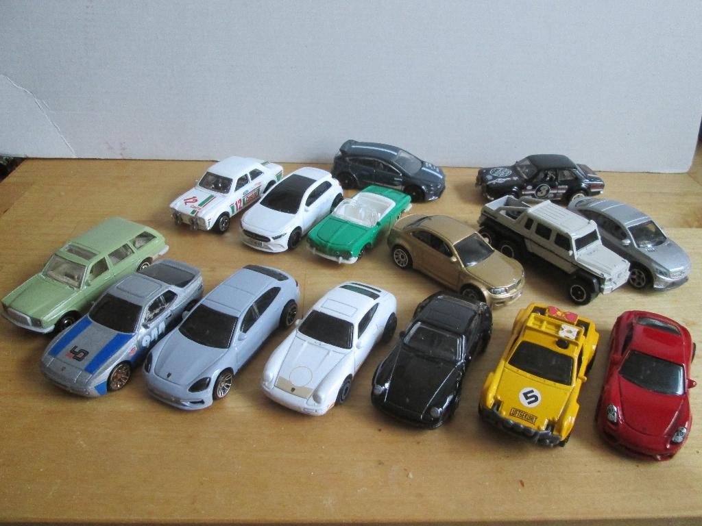 15 x Hot Wheels / Matchbox deutsche PKW's Porsche, BMW, MB, Enlèvement ou Envoi, Utilisé, Voiture