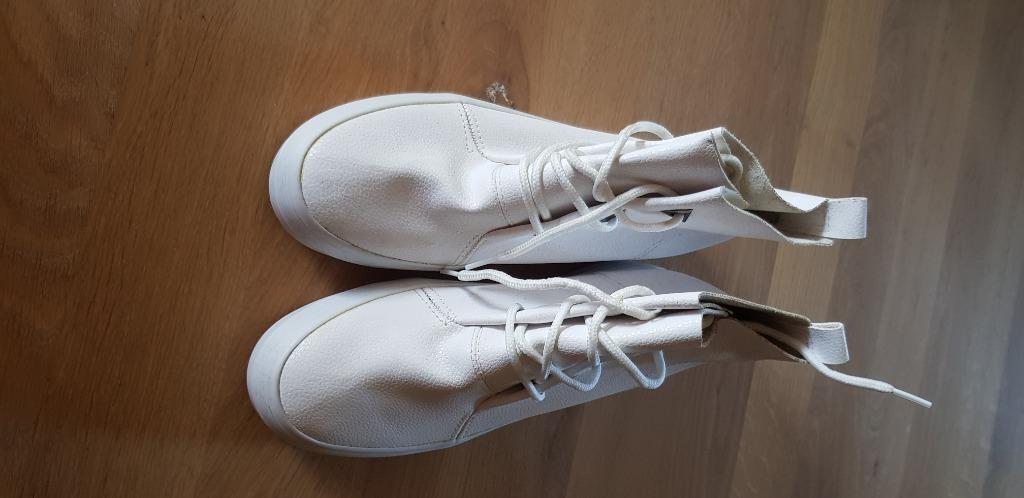 Witte hoge sneakers M 40, Wit, Nieuw, Ophalen of Verzenden, Sneakers