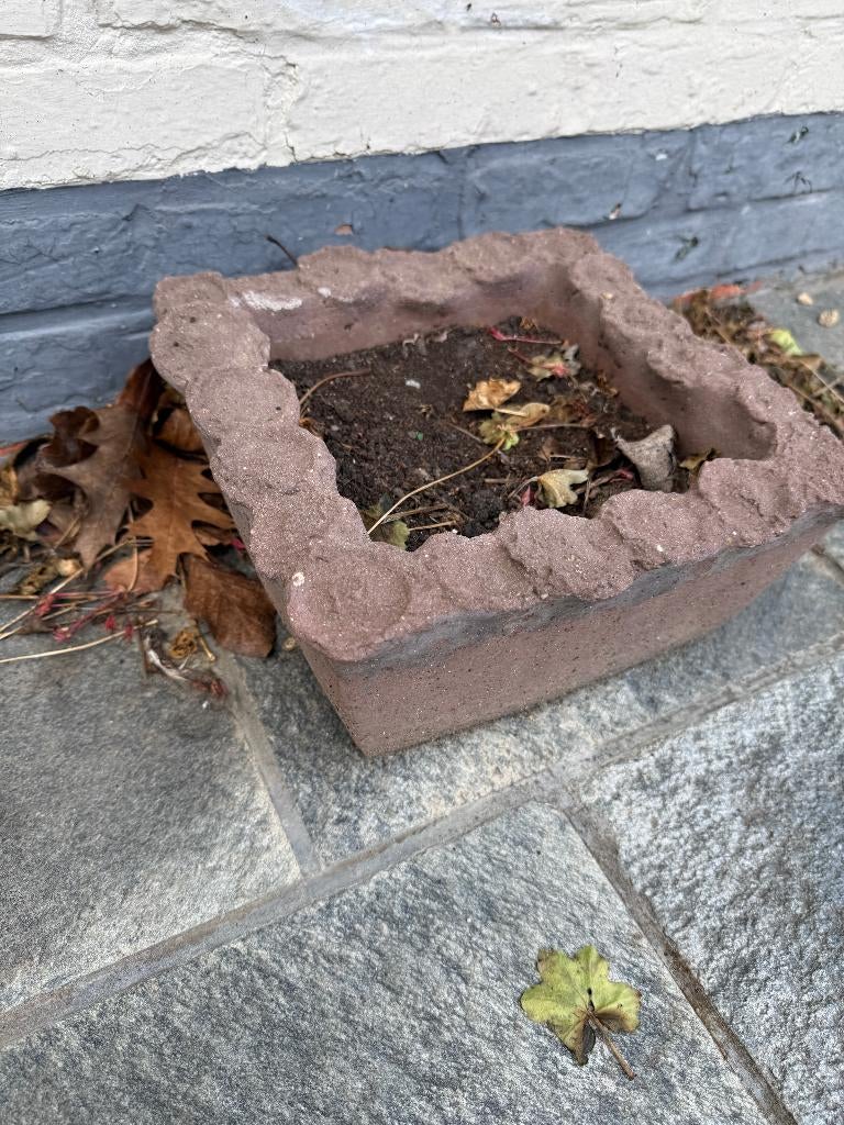 tuin decoratie bloembakje in bruin beton, Tuin en Terras, Ophalen of Verzenden, Zo goed als nieuw