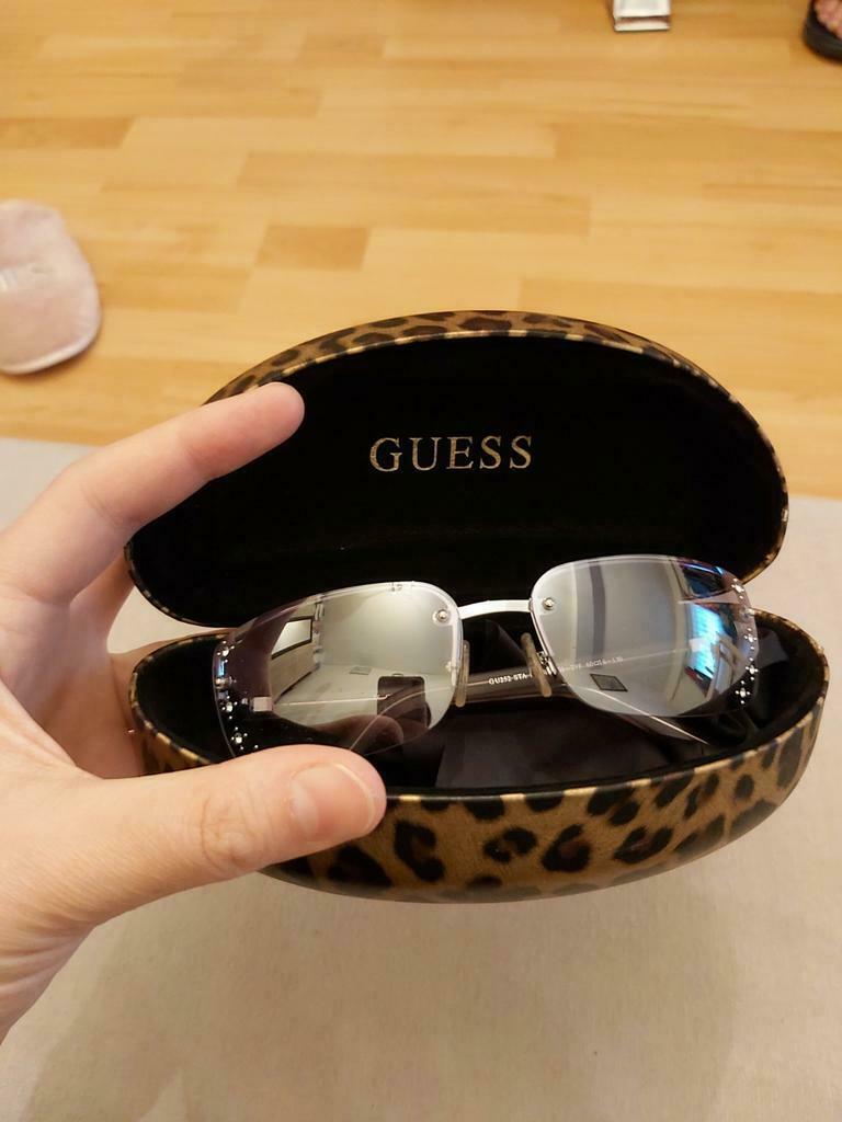 Lunettes de soleil Guess, Enlèvement, Neuf, Lunettes