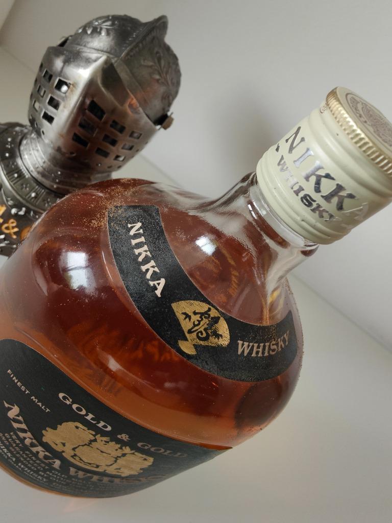 Nikka Gold & Gold Knight, Rare, 43%, 750ml (Métal) (v3), Collections, Vins, Neuf, Autres régions, Enlèvement ou Envoi, Pleine