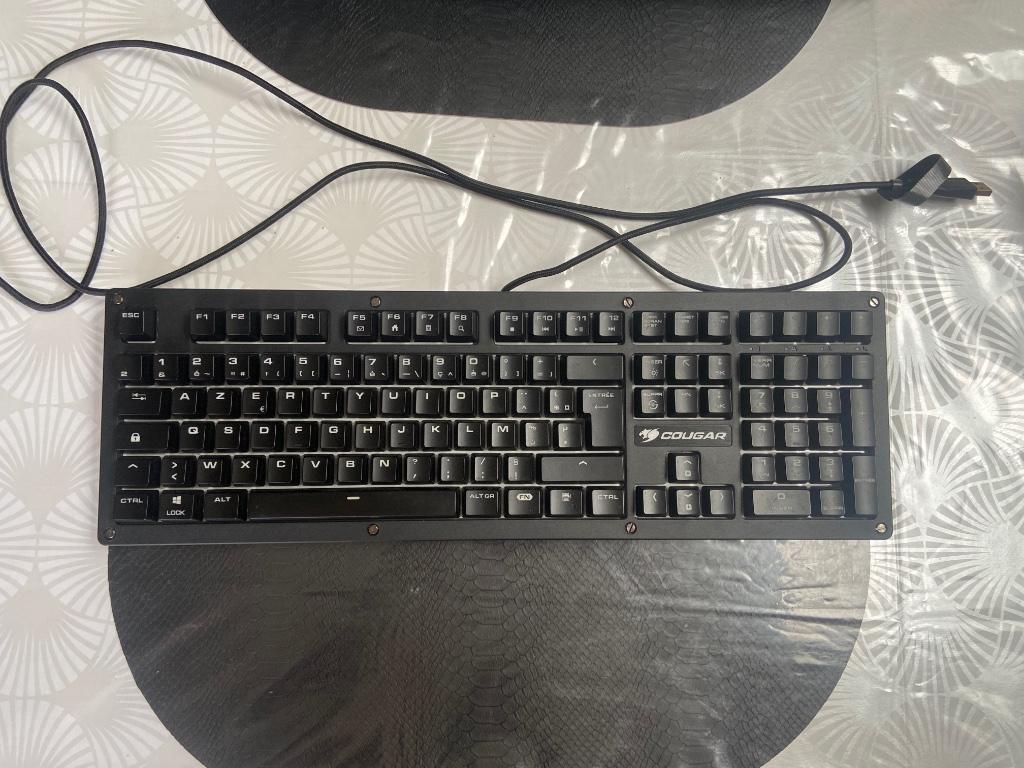 Clavier gamer cougar mechanic, Clavier gamer, Azerty, Comme neuf, Enlèvement