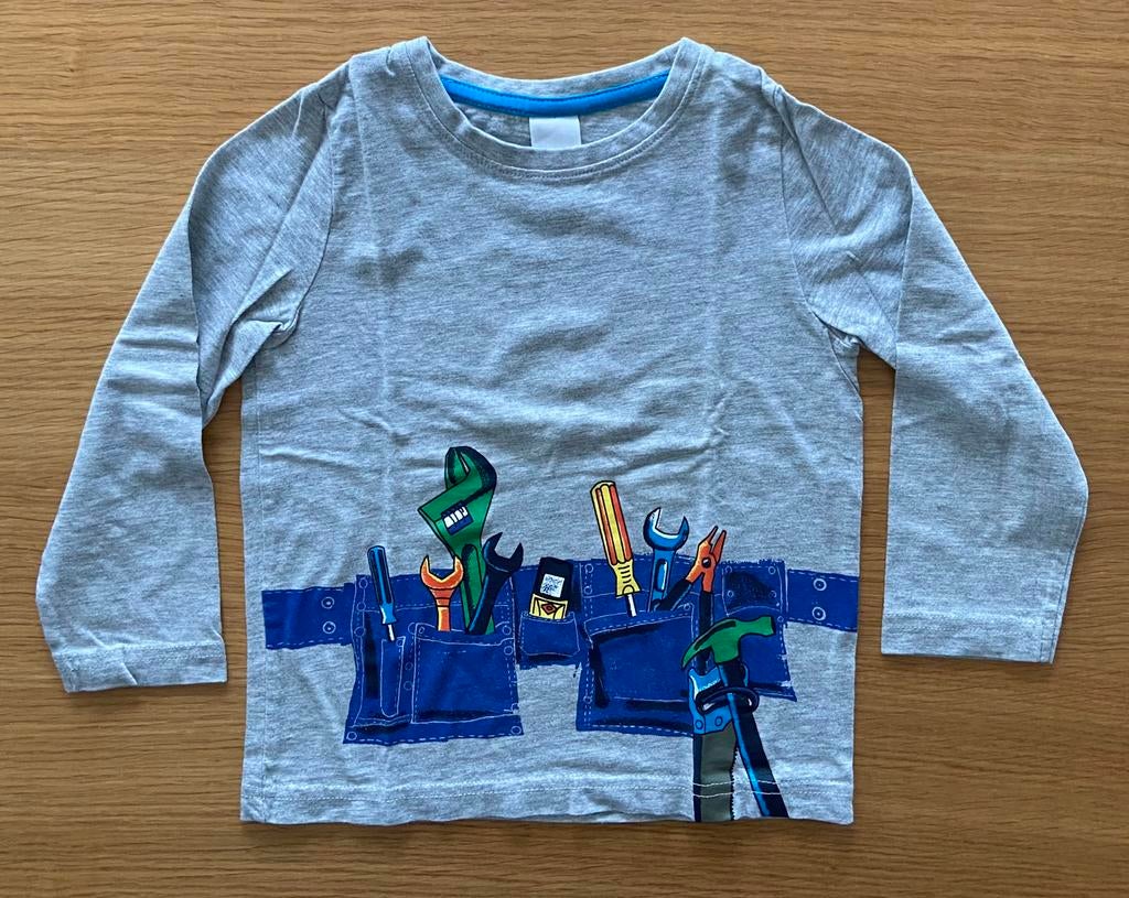 T-shirt à longues manches gris outils - 5 ans - 2€, Comme neuf, C&A, Garçon, Chemise ou À manches longues