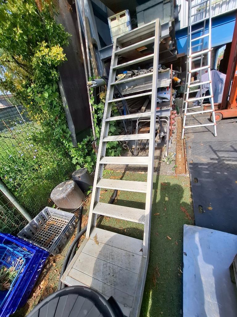 Steigerladder in aluminium, Ophalen, Zo goed als nieuw, Aluminium
