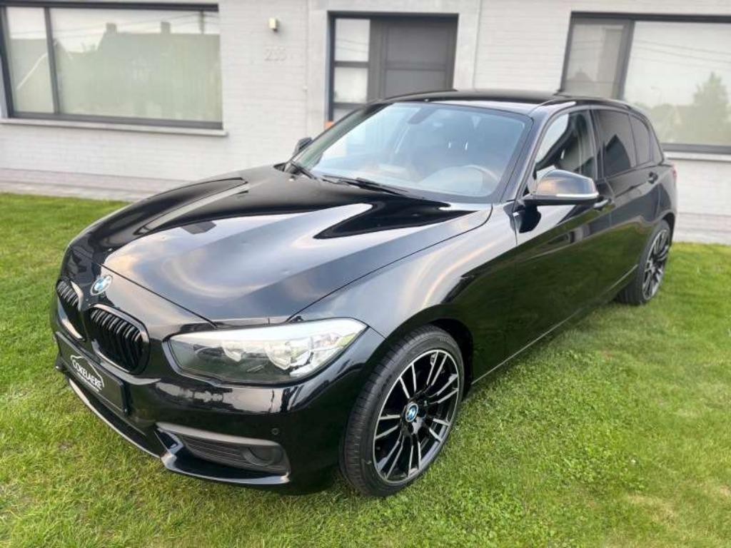 BMW 118i Navi/AutAirco/Parkeerhulp/VerwarmdeZetels/USB/18"M, Auto's, BMW, 100 kW, Zwart, Bedrijf, 5 deurs