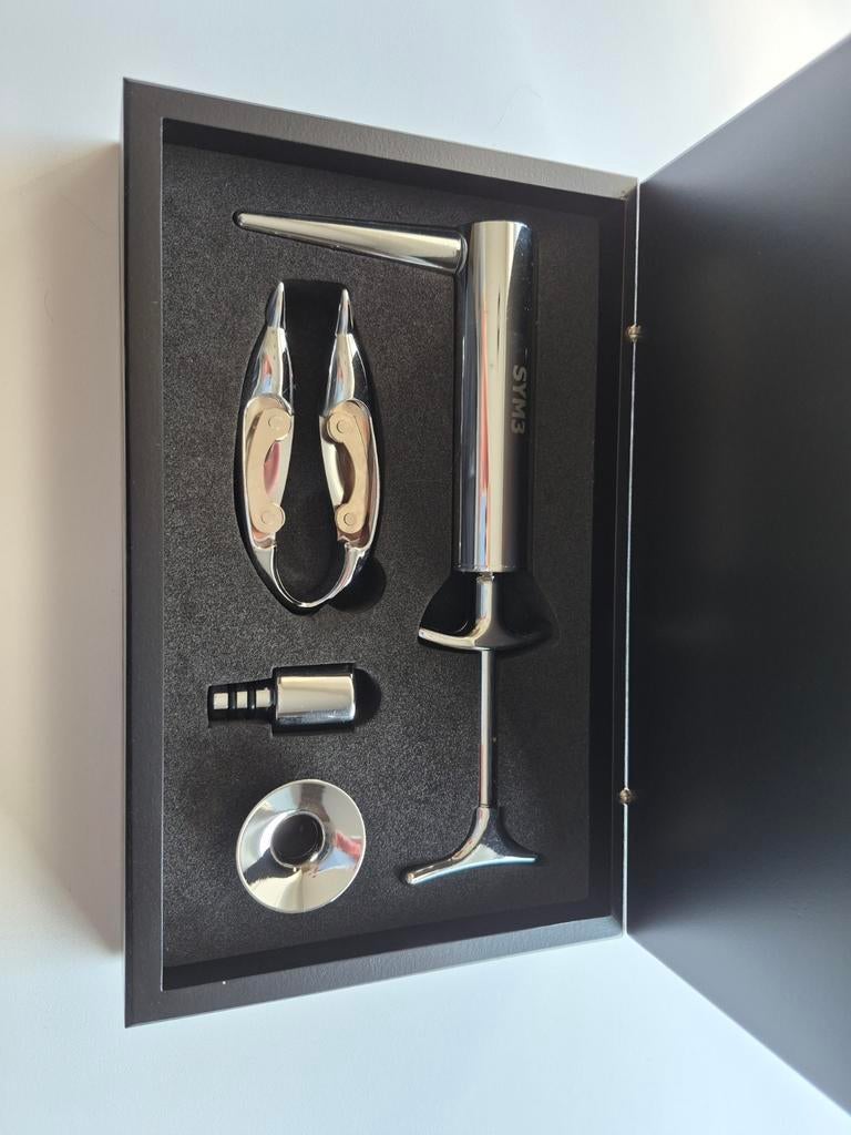 Geschenkkoffer met luchtdruk wijnopener, Ophalen of Verzenden