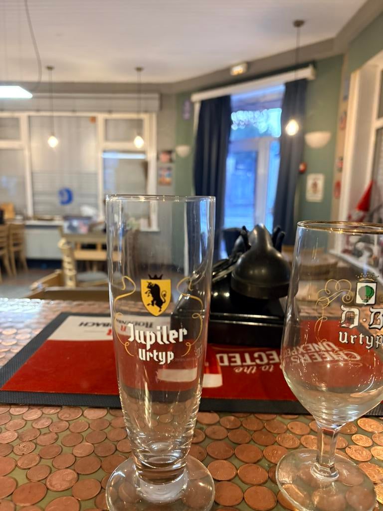 Verschillende vezamel glazen, Ophalen, Zo goed als nieuw, Bierglas