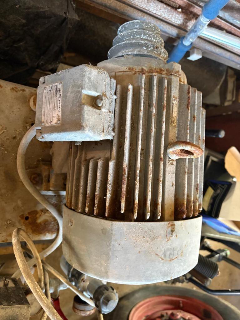 Moteur triphasé, Bricolage & Construction, Enlèvement, Utilisé, Moteur électrique, 1400 à 1800 tpm