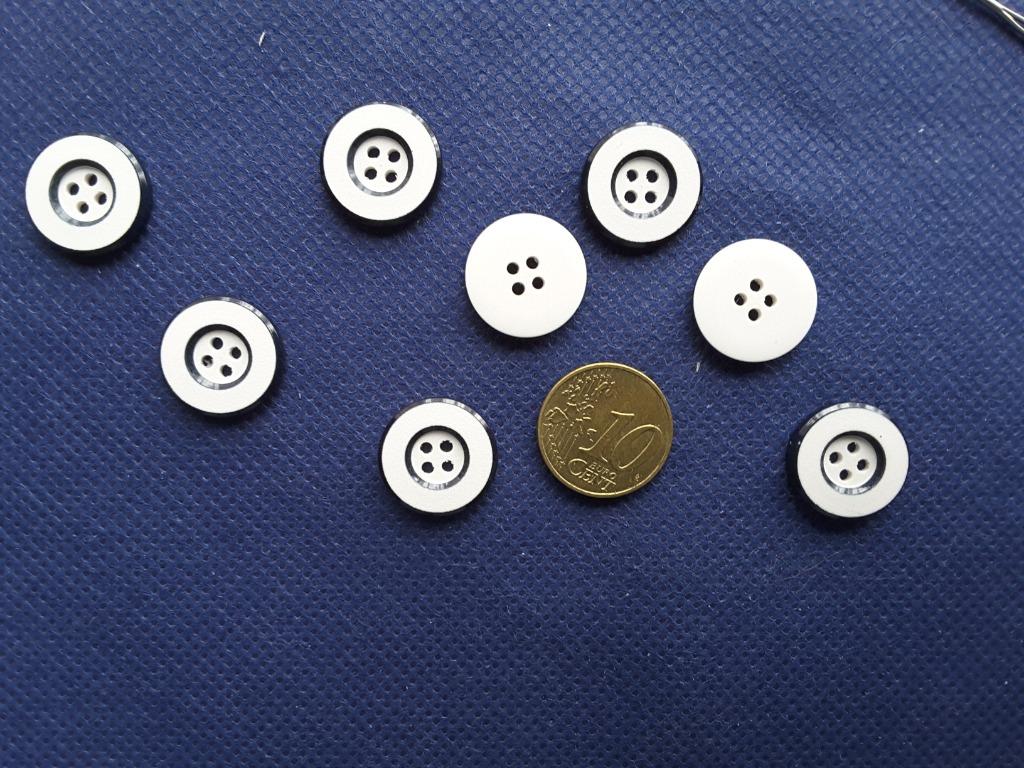 lot de 11 boutons 17 mm blanc et marine 4 trous B17114, Enlèvement ou Envoi, Neuf, Bouton ou Boutons