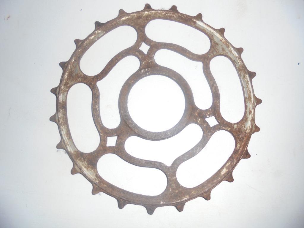 très vieux pignon Peugeot à échanger 1900 Skip Tooth, Vélos & Vélomoteurs, Enlèvement ou Envoi, Utilisé, Pédalier ou Pédales, Peugeot