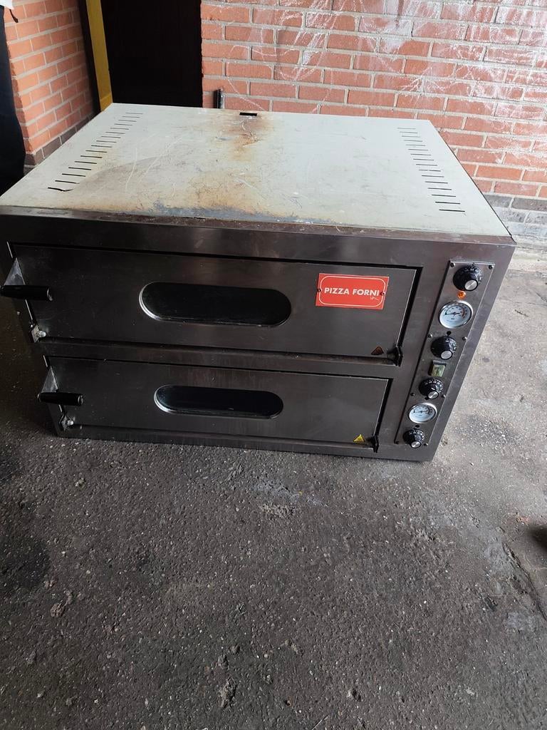 Pizza oven