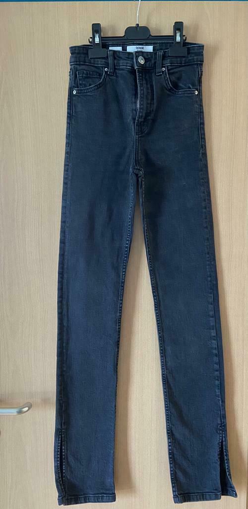 Jeans Skinny noir délavé BERSHKA - Taille 34, Bershka, Gedragen, Zwart, W27 (confectie 34) of kleiner