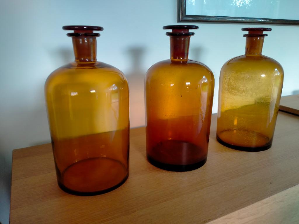 Grands flacons de pharmacie anciens, Enlèvement