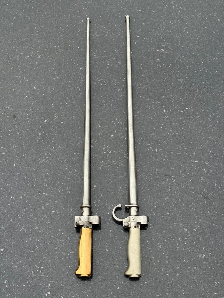 2x Franse Lebel bajonet, Ophalen of Verzenden