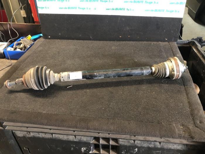 Arbre de transmission avant droit d'un Volkswagen Tiguan, Enlèvement ou Envoi, 3 mois de garantie, Utilisé, Volkswagen