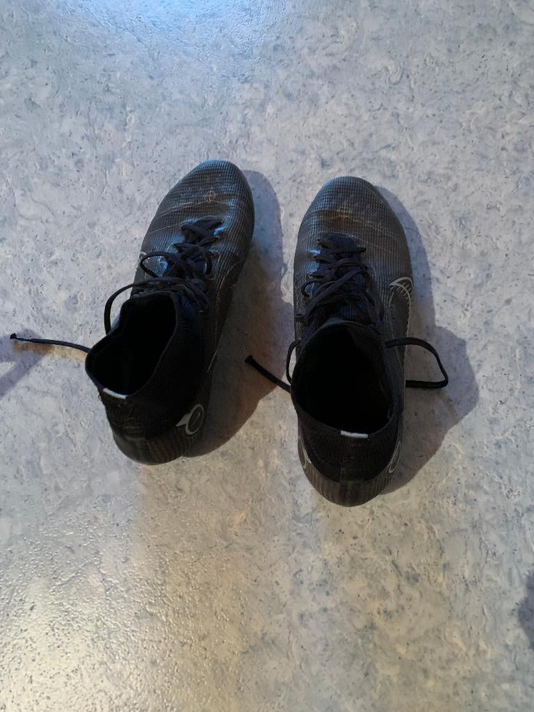 chaussures de football, Sports & Fitness, Enlèvement, Utilisé