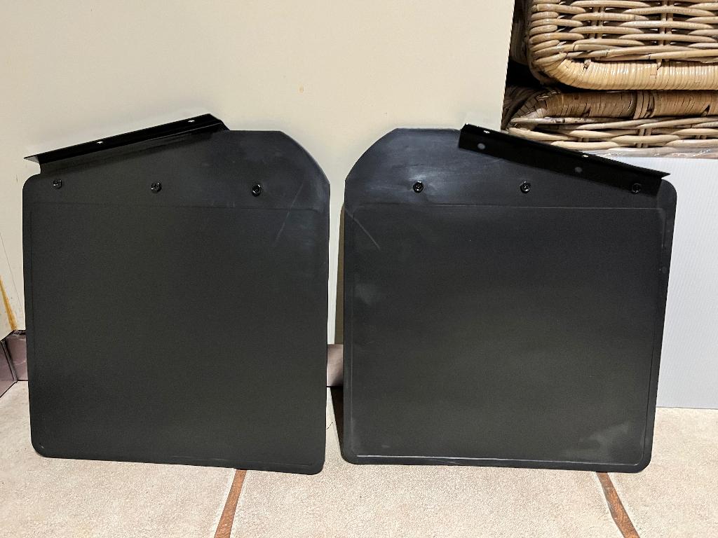 Land Rover Defender front mud flaps bavettes, Ophalen of Verzenden, Nieuw, Land Rover