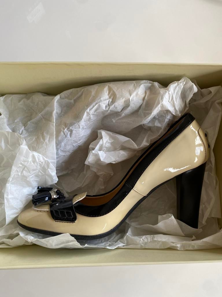 TOD'S schoenen maat 38 1/2, Ophalen, Nieuw, Beige, Pumps
