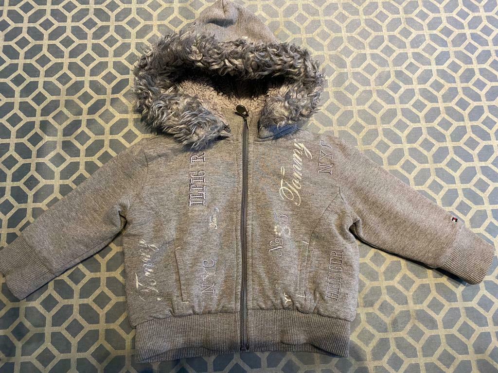 Warme vest Tommy Hilfiger maat 9-12m, Gebruikt, Meisje, Ophalen of Verzenden, Tommy Hilfiger
