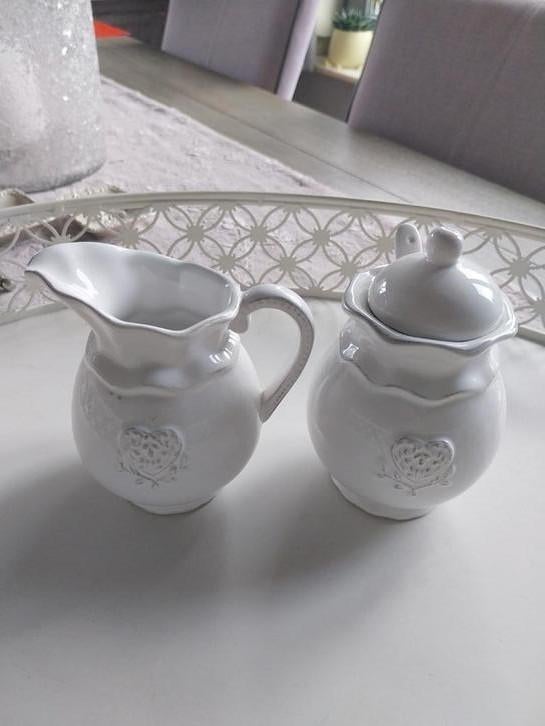 sucrier et pot à lait, Collections, Verres & Petits Verres, Enlèvement, Utilisé