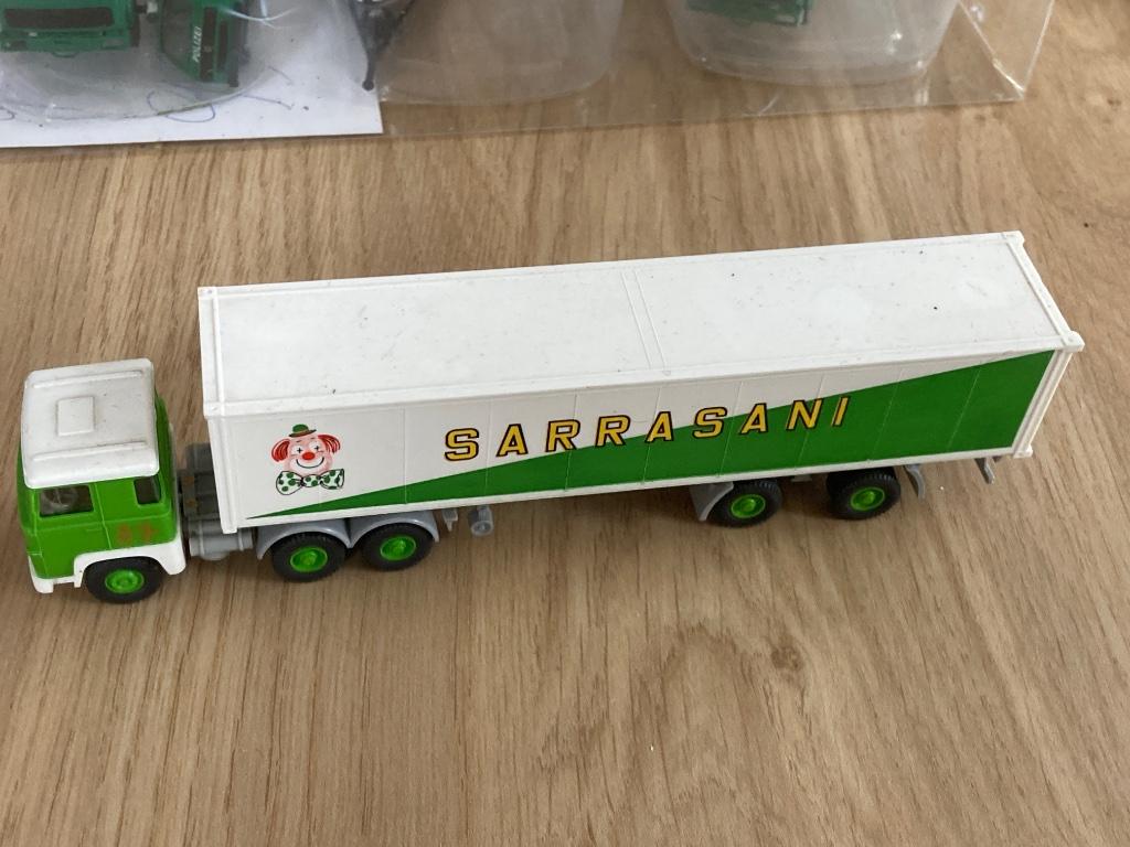 Maquette de camion de cirque Sarrasani 1/87, Enlèvement ou Envoi, Comme neuf, Autres types