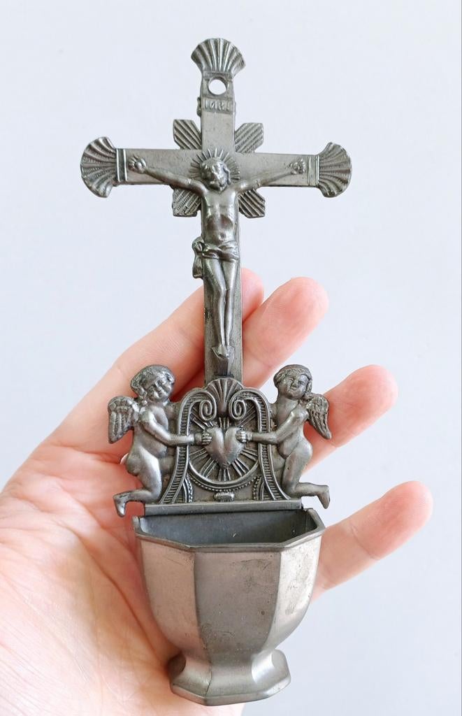 Baril d'eau bénite en étain, Antiquités & Art, Antiquités | Objets religieux, Enlèvement ou Envoi