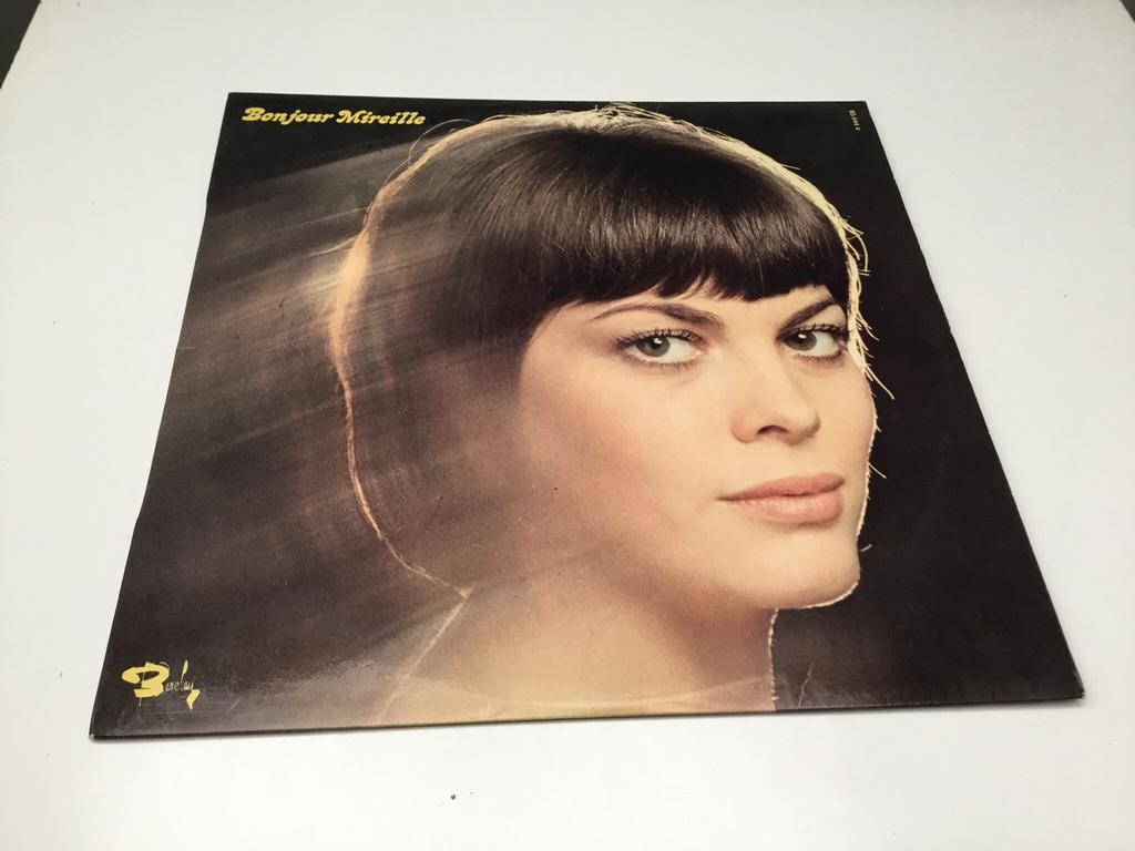 Vinyle sur Mireille Mathieu Bonjour Mireille, CD & DVD, Enlèvement ou Envoi, Comme neuf