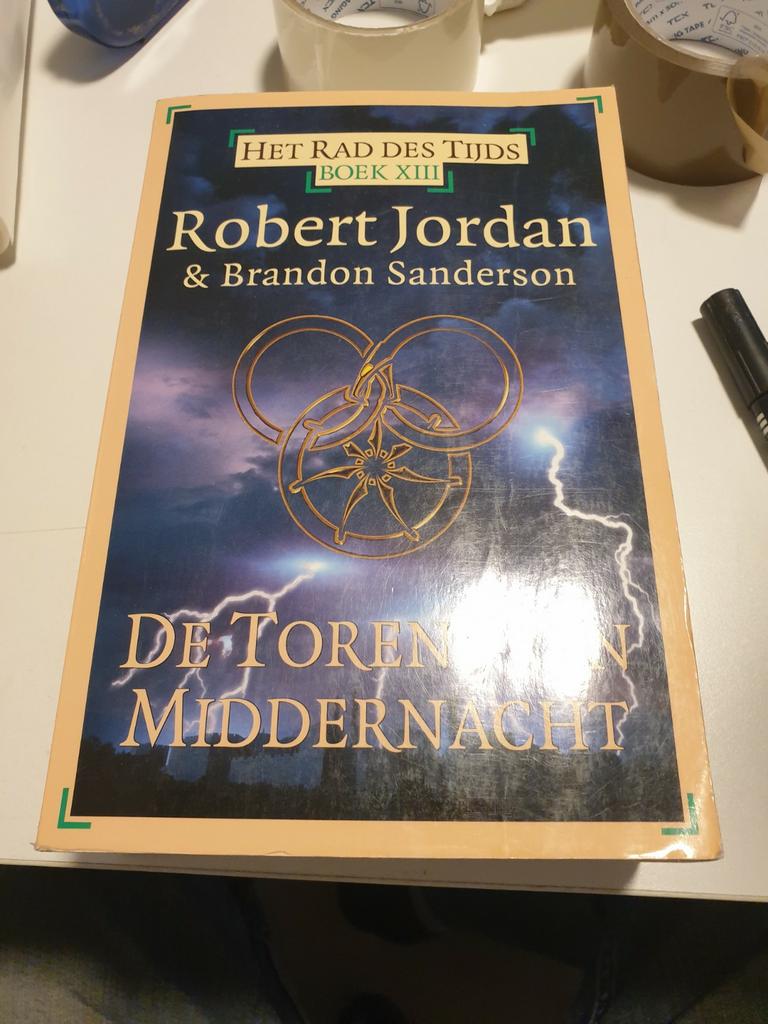 B. Sanderson & Robert Jordan 13 - De Torens van Middernacht, Boeken, Fantasy, Ophalen of Verzenden, Zo goed als nieuw, Brandon Sanderson; Robert Jordan