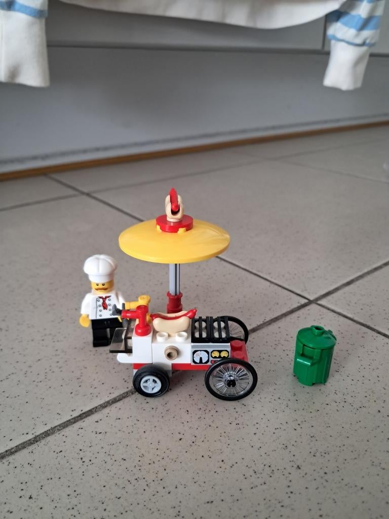 Lego hotdog kraam / verkoper, Ophalen of Verzenden, Zo goed als nieuw