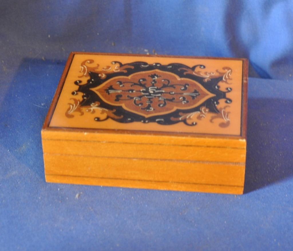 boite a bijoux en bois laqué, Antiquités & Art, Antiquités | Accessoires de maison, Enlèvement ou Envoi