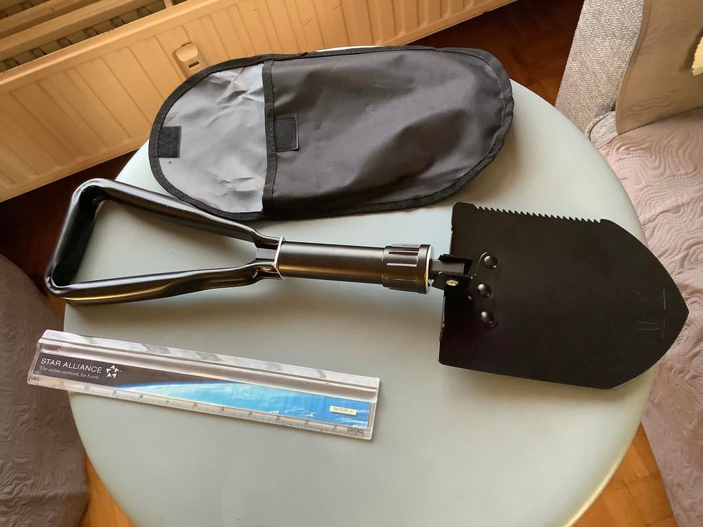 PELLE  PLIABLE ..type militaire ..NEUVE 10€., Bricolage & Construction, Outillage | Outillage à main, Neuf, Enlèvement