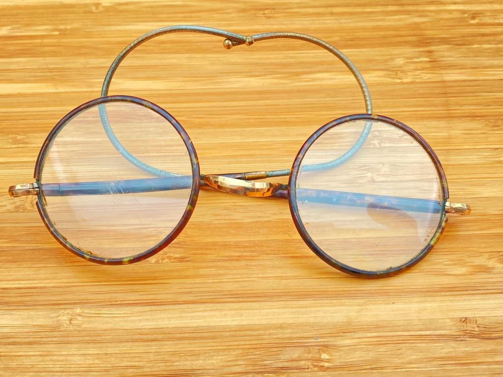 Binocles avec nez en or, Enlèvement ou Envoi, Soins personnels
