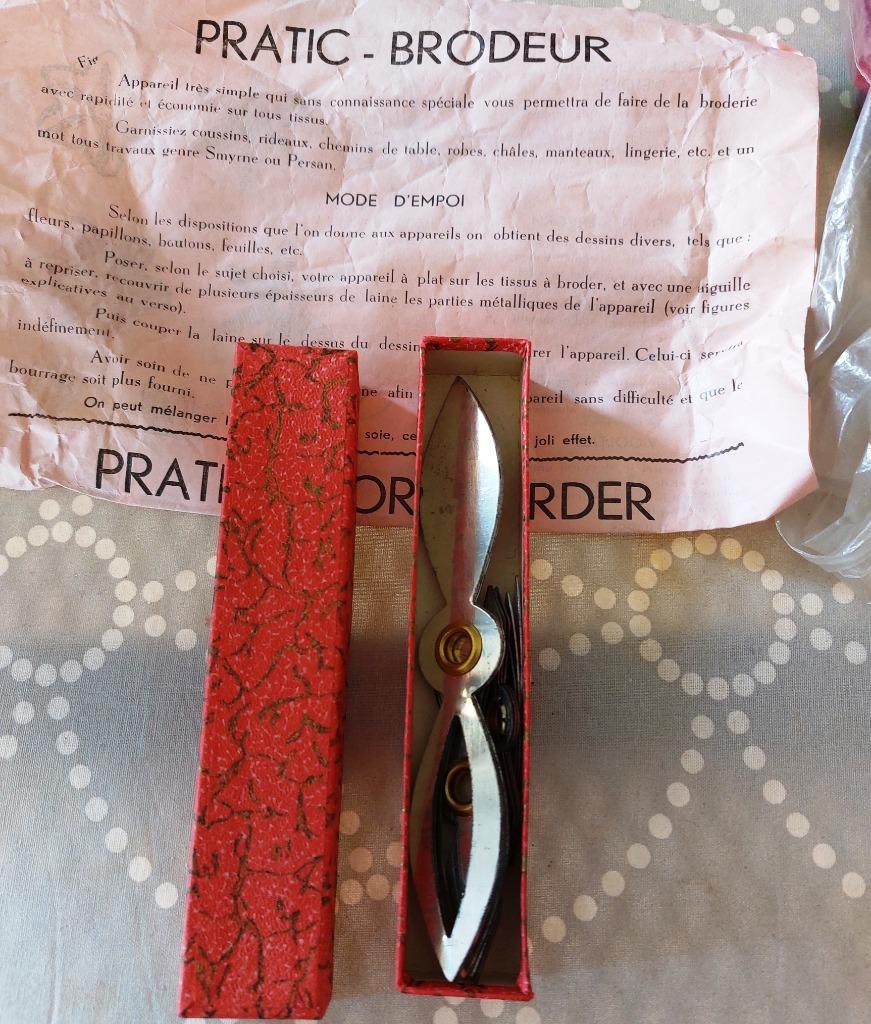 Pratic-brodeur appareil vintage, Hobby & Loisirs créatifs, Broderie & Machines à broder, Enlèvement, Comme neuf, Pièce ou Accessoires