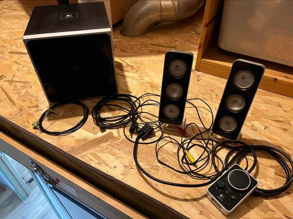Haut-parleurs Logitech Z4, Enlèvement, Utilisé, Canal audio 2.1, Logitech