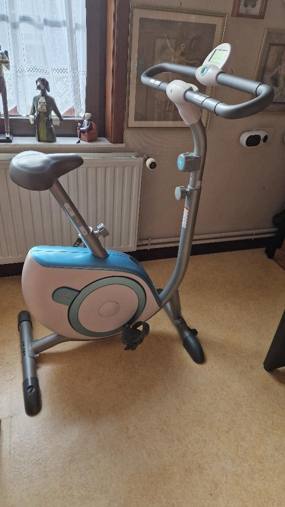 DOMYOS VM460 hometrainer, Sport en Fitness, Ophalen, Zo goed als nieuw, Metaal, Benen
