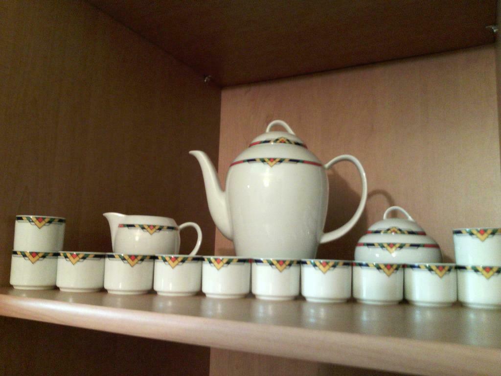 Koffiekan ,  koffiepot , melkkan , suikerpot , eierdopjes, Maison & Meubles, Cuisine | Vaisselle, Comme neuf, Autres types, Autres styles