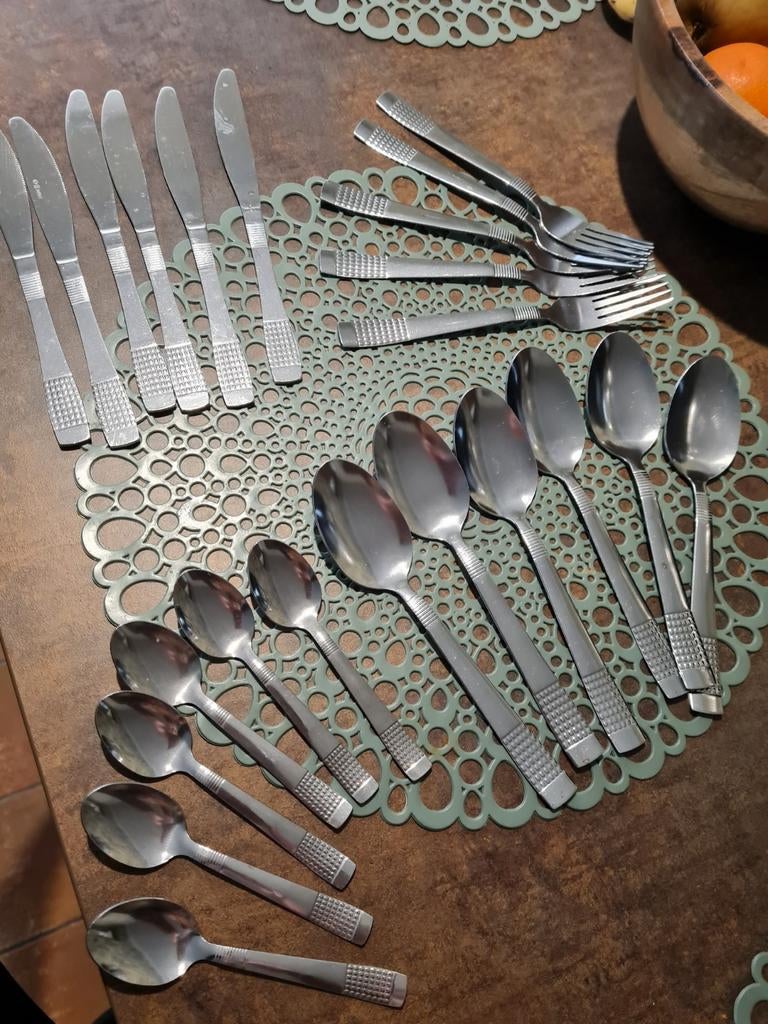 23 delig inox bestek met modern design, Ophalen of Verzenden, Zo goed als nieuw