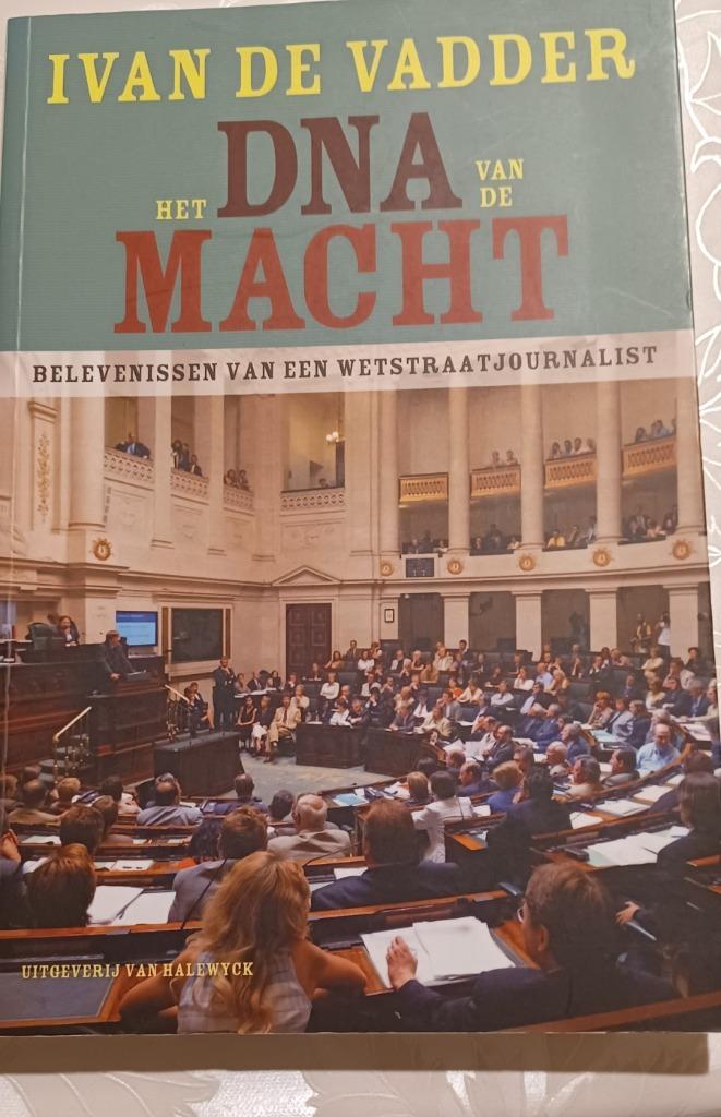 IVAN DE VADDER: Het DNA van de macht, Ophalen of Verzenden, Zo goed als nieuw, Politiek en Staatkunde, Ivan De Vadder