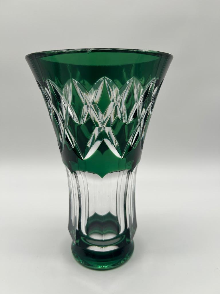 Vase en cristal du Val Saint-Lambert taillé et doublé vert, Enlèvement ou Envoi